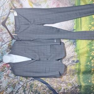 NWT stunning  Peter Miller Grey mens suit 40R pants 34W. 100% wool.